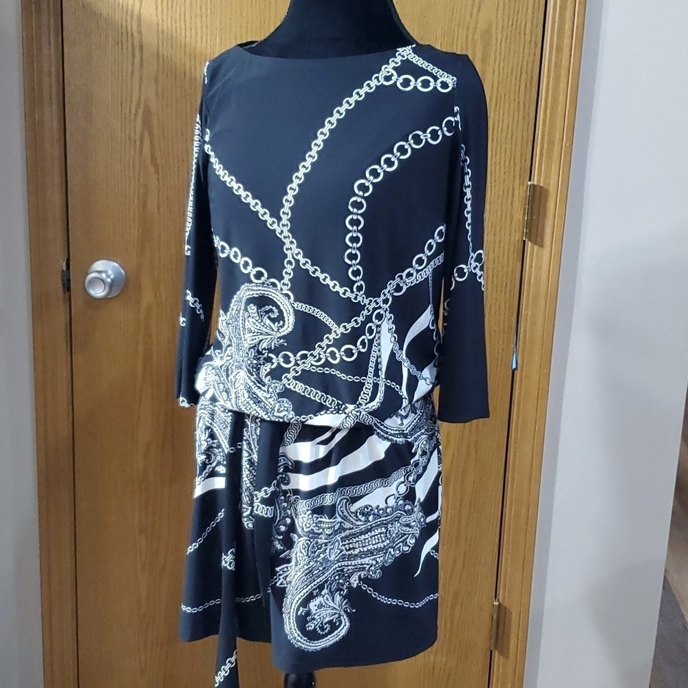 WHBM black white chain pattern stretch mini dress with belt